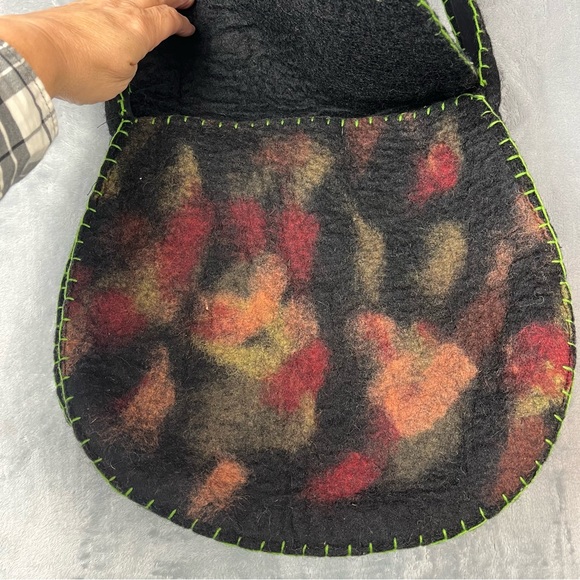 Rising Tide Floral Felted Wool Shoulder Bag Black Multicolor Handmade Nepal Boho - Picture 6 of 16